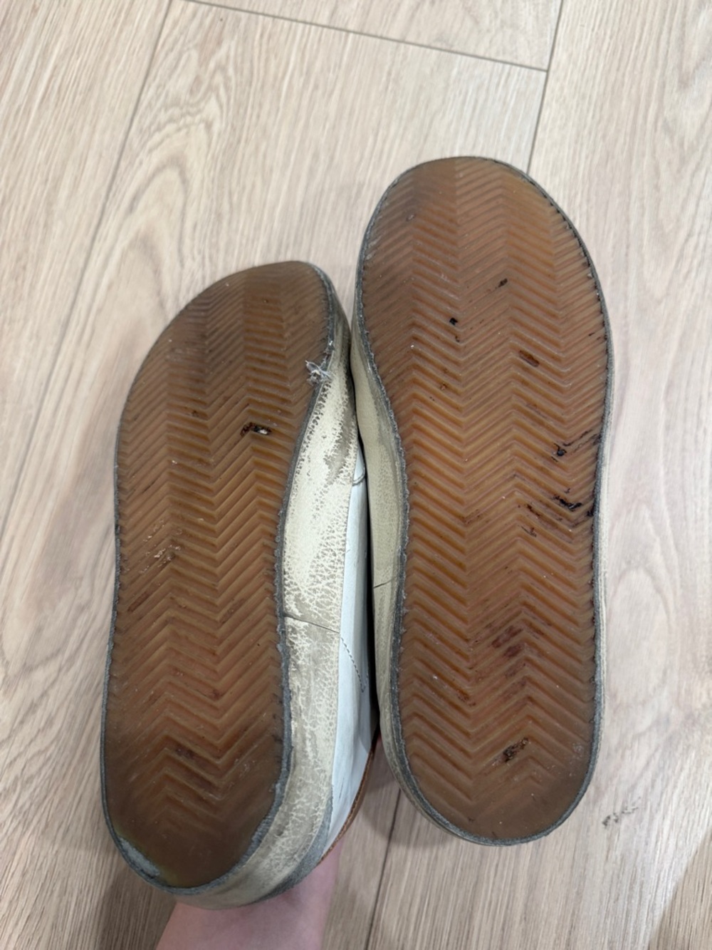 Golden Goose White Sneakers with Gray Star and Brown Heel Tab - Picture 4 of 4